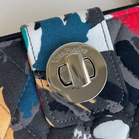 Vera Bradley Large Wallet New Without Tag 🏷️ - Picture 2 of 11